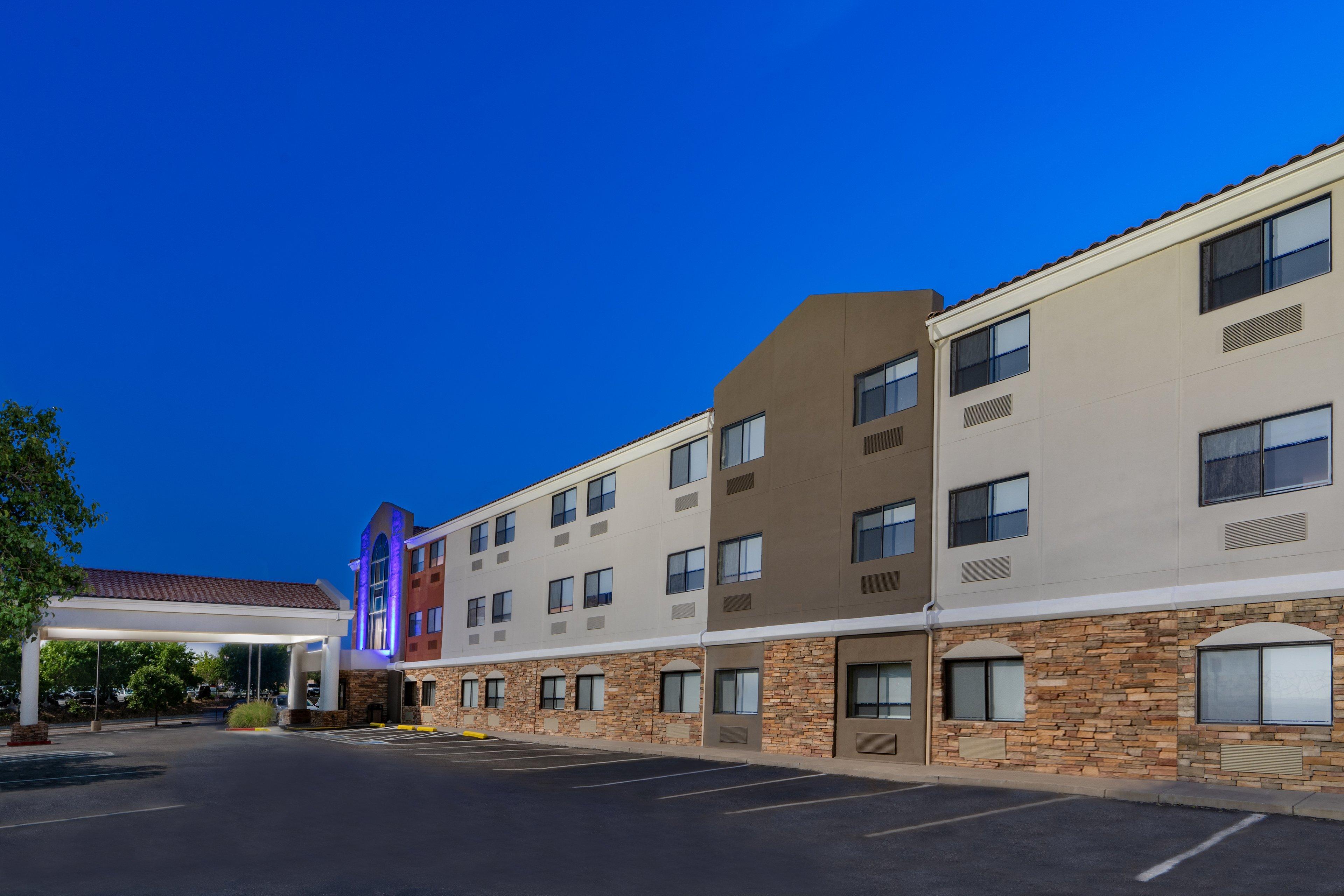 Holiday Inn Express Hotel & Suites Albuquerque - North Balloon Fiesta Park By Ihg Экстерьер фото