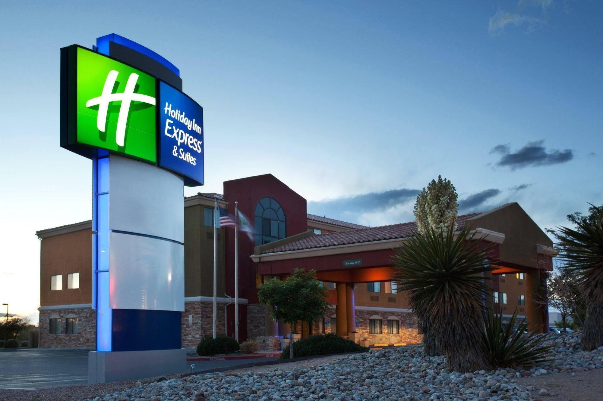 Holiday Inn Express Hotel & Suites Albuquerque - North Balloon Fiesta Park By Ihg Экстерьер фото